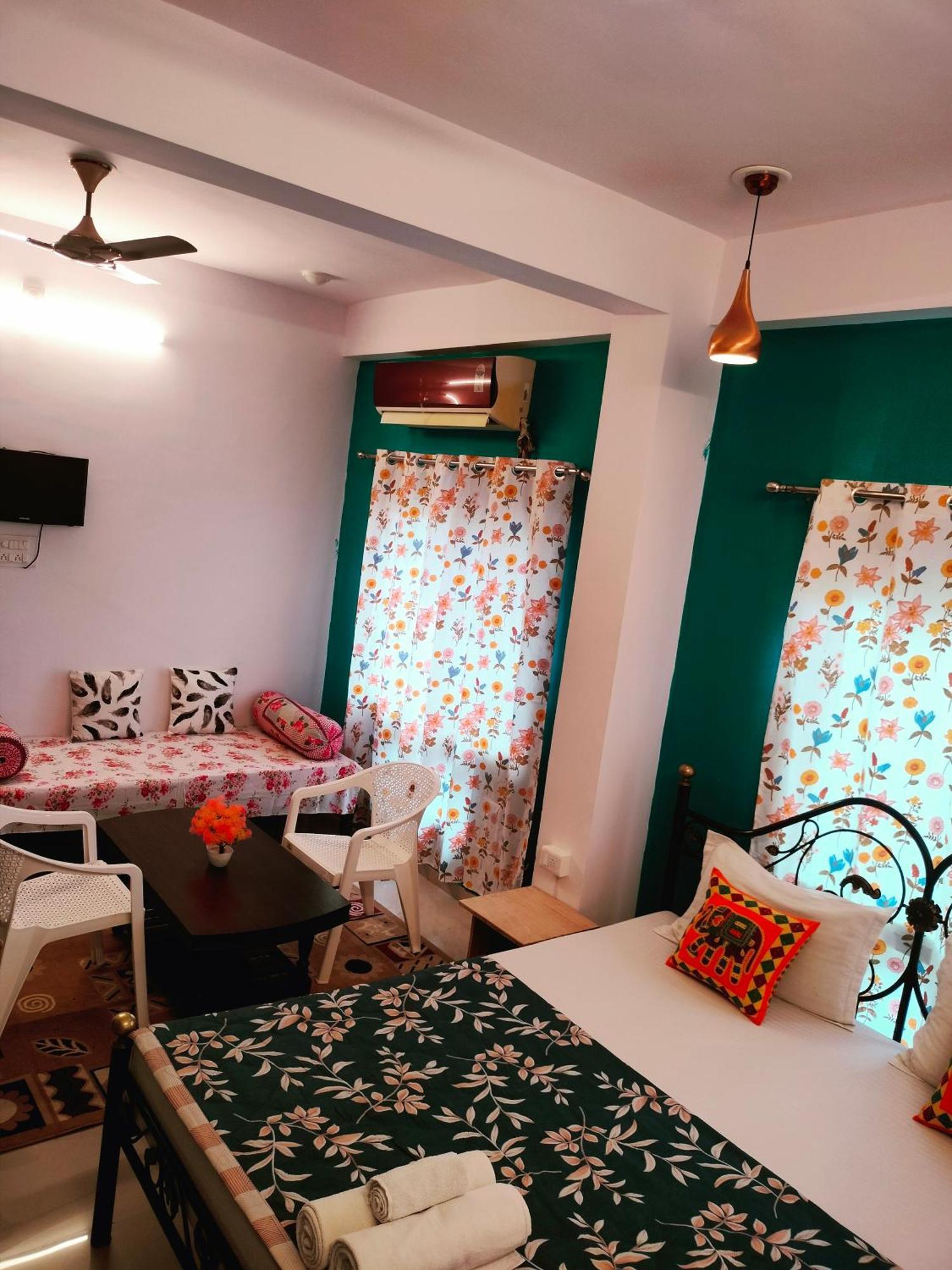 Krishna Stay Guest House Udaipur Quarto foto
